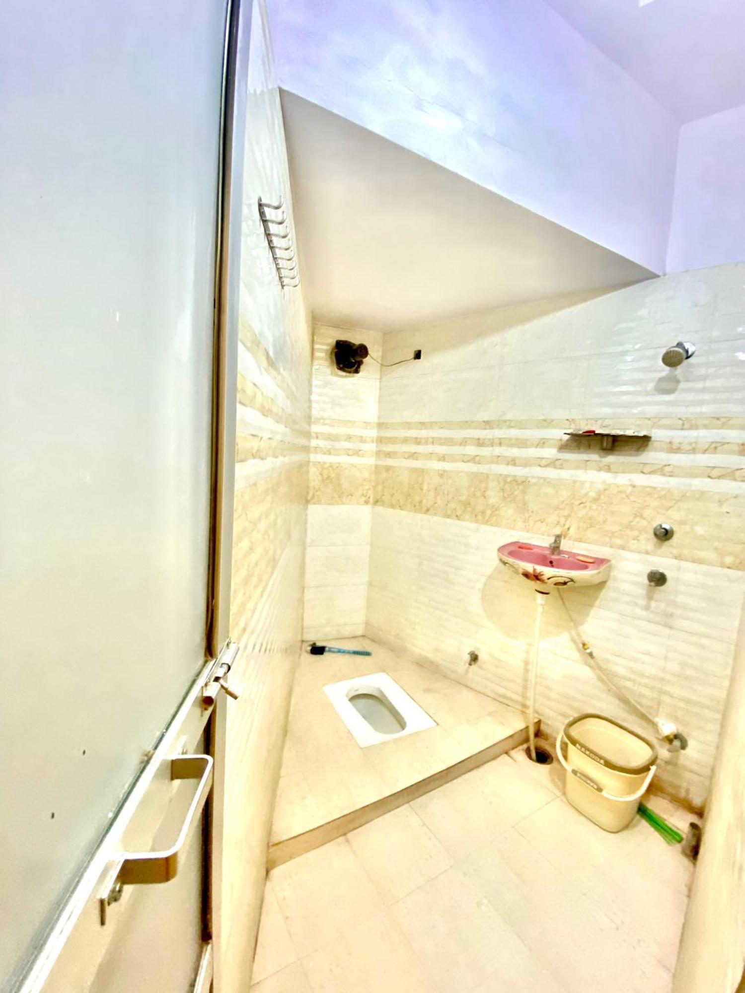 ורנאסי Namo Guest House Only For Indians מראה חיצוני תמונה