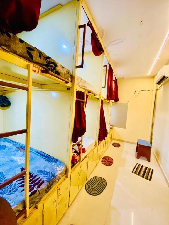 ורנאסי Namo Guest House Only For Indians מראה חיצוני תמונה