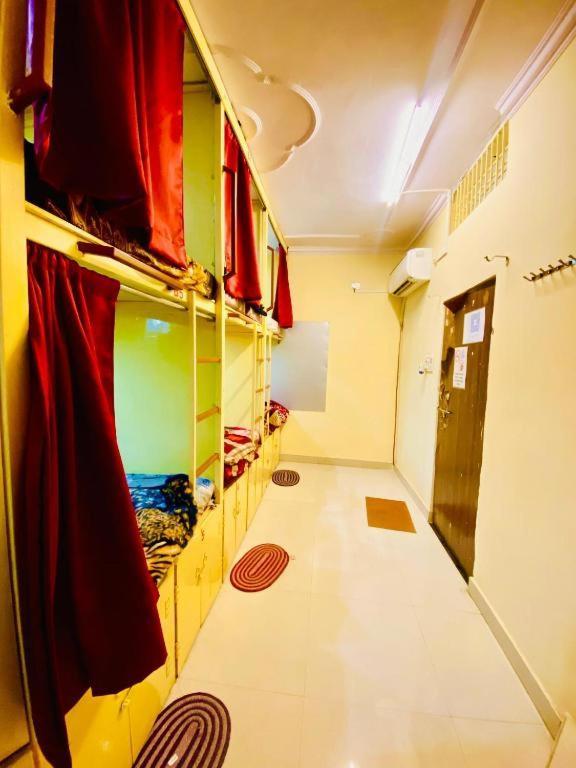 ורנאסי Namo Guest House Only For Indians מראה חיצוני תמונה